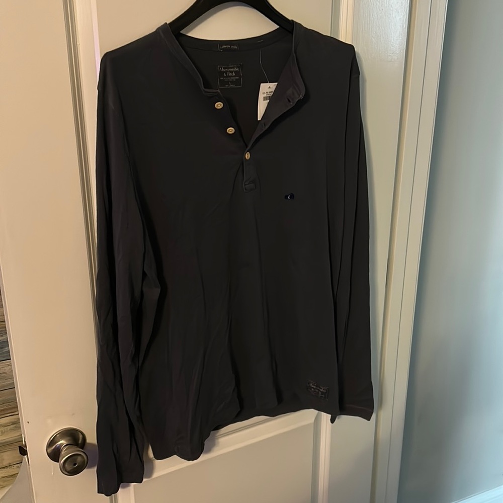 NWT Abercrombie Henley (L)